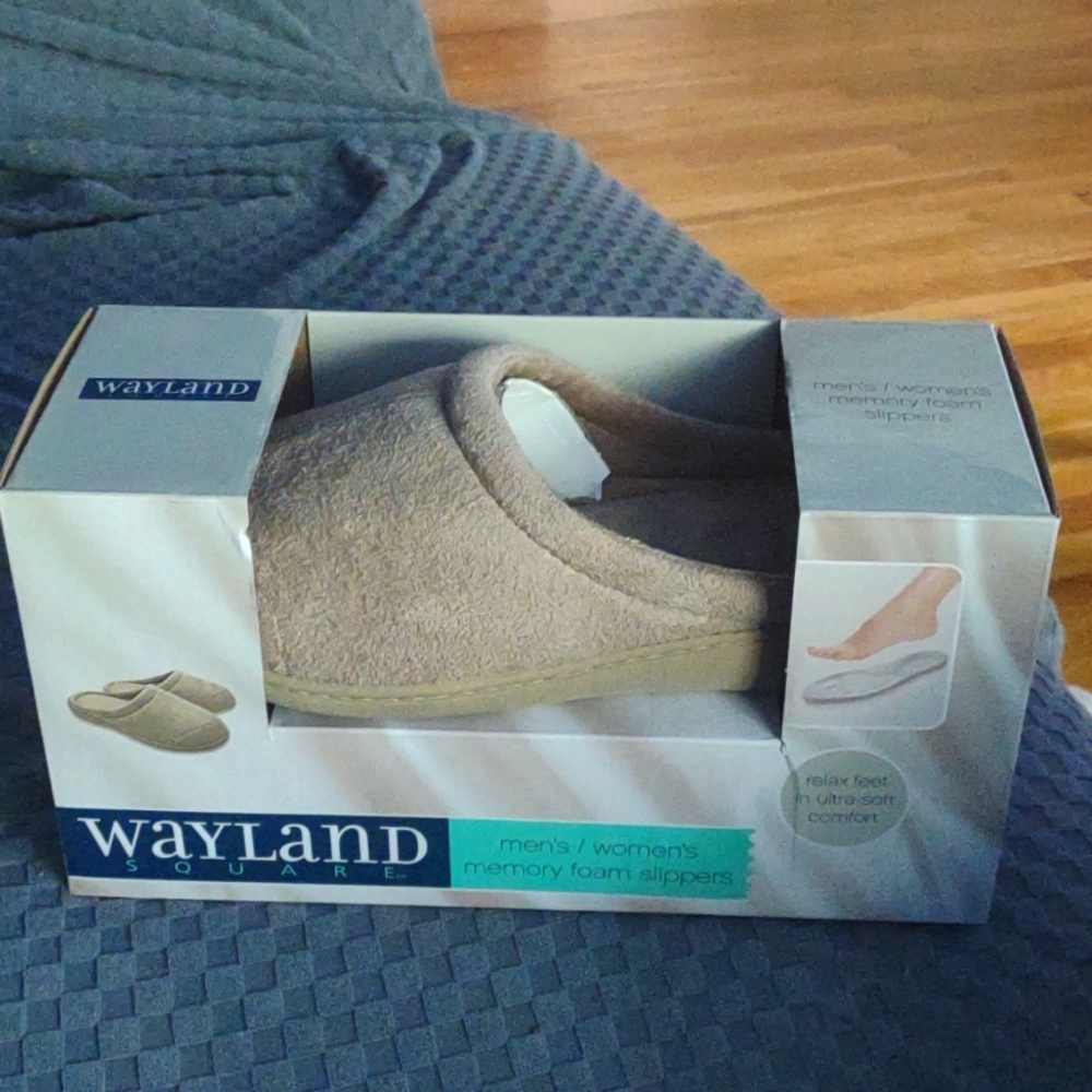 Wayland (CVS) slippers for men (size 9-10) or women (size 10-11)